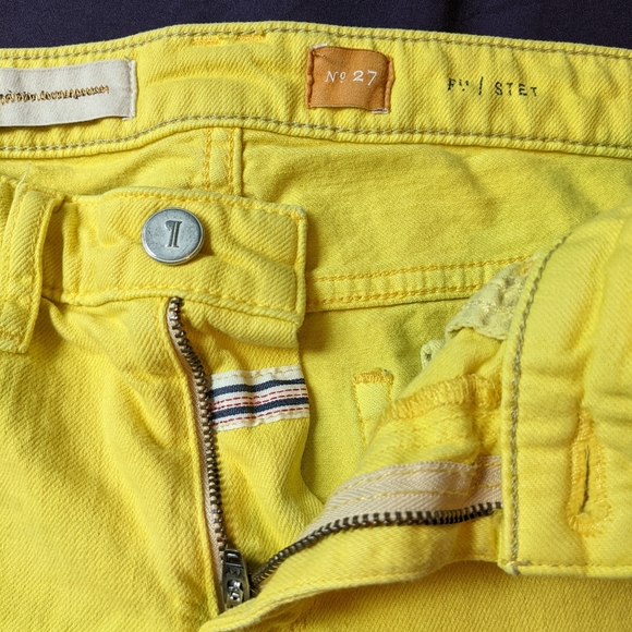 Women's shorts - Picture 3 of 3